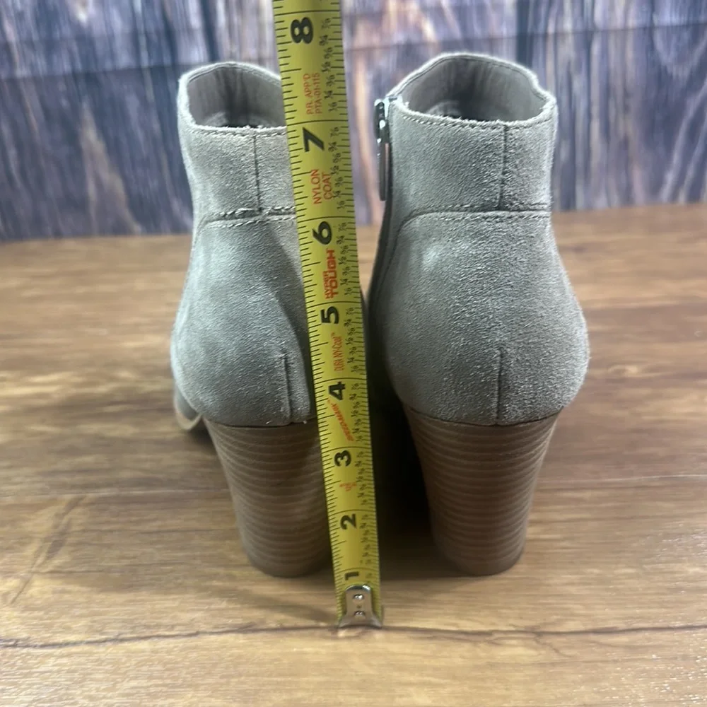 Isola Leandra Stone Suede Booties Tan w/ Silver size 8.5